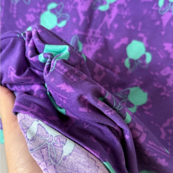 LuLaRoe Dianey Purple and Green Short Sleeve Tee | Minnie Print |XS - Picture 6 of 7